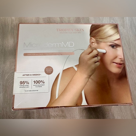 Trophy Skin MicrodermMD - At Home Microdermabrasion Kit - Anti Aging - Picture 6 of 7